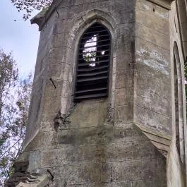 Uzdpusztai romkápolna Gölle - Egyéb