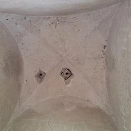 Uzdpusztai romkápolna Gölle - Belső