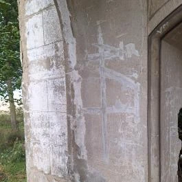 Uzdpusztai romkápolna Gölle - Egyéb