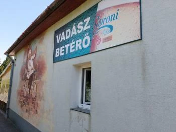 Vadász Betérő Tényő