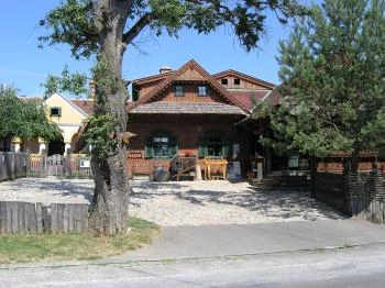 Vadkörte Fogadó étterme Kondorfa