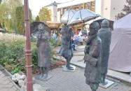 Várakozók szobra Siófok Siófok