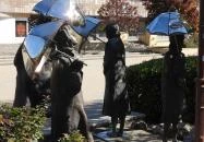 Várakozók szobra Siófok Siófok