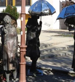 Várakozók szobra Siófok