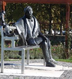 9. legjobb látnivaló: Varga Imre szobra