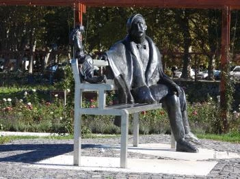 Varga Imre szobra Siófok