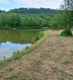 Várgesztesi horgásztó