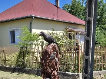A varjú, a szőlő és a róka Jenő