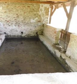 Városkút & Mosóház 