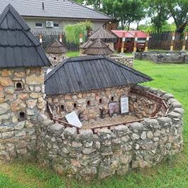 Várpark és Skanzen Dinnyés - Egyéb