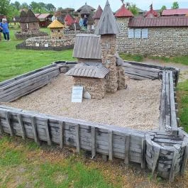 Várpark és Skanzen Dinnyés - Egyéb