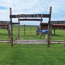 Várpark és Skanzen Dinnyés - Külső kép