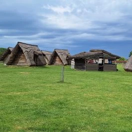Várpark és Skanzen Dinnyés - Külső kép