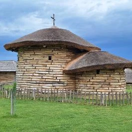 Várpark és Skanzen Dinnyés - Külső kép