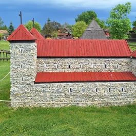 Várpark és Skanzen Dinnyés - Egyéb