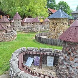 Várpark és Skanzen Dinnyés - Egyéb