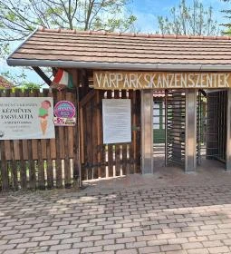 Várpark és Skanzen