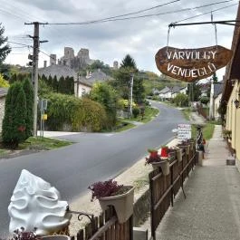 Várvölgy Vendéglő Csesznek - Külső kép