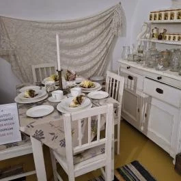 Vásárhelyi–Bréda-kastély, Lőkösháza - Belső