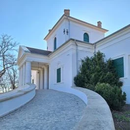 Vásárhelyi–Bréda-kastély, Lőkösháza - Külső kép