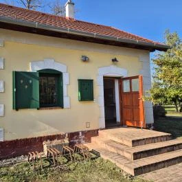 Vasúti emlékhely - volt őrház, Csempeszkopács - Külső kép