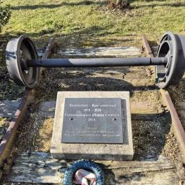 Vasúti emlékhely - volt őrház, Csempeszkopács - Külső kép