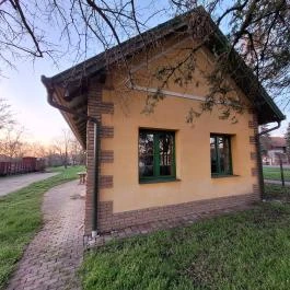 Vasúttörténeti kiállítás Kaszaper - Külső kép