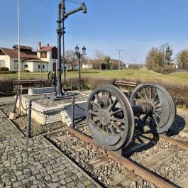 Végállomás - vasúti emlékhely Rum - Külső kép