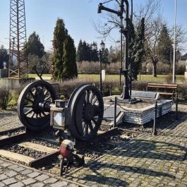 Végállomás - vasúti emlékhely Rum - Külső kép
