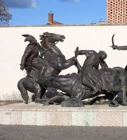 Végvári Vitézek szobor