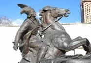 Végvári Vitézek szobor Eger