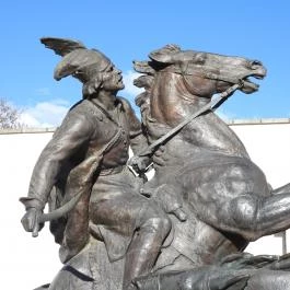 Végvári Vitézek szobor Eger - Egyéb