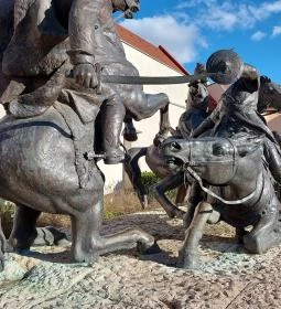 Végvári Vitézek szobor