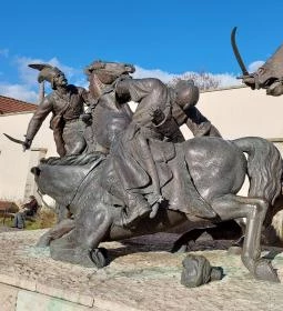 Végvári Vitézek szobor