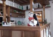 Vegyesbolt & Kávézó Háromhuta