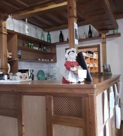 Vegyesbolt & Kávézó