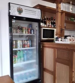 Vegyesbolt & Kávézó