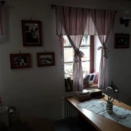 Vegyesbolt & Kávézó Háromhuta - Belső