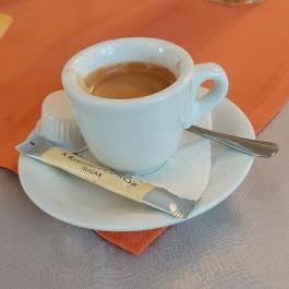 Vendéglő a Három Tölgyfához Tatabánya - Étel/ital