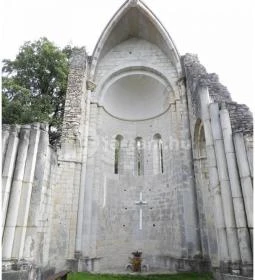 Vértesszentkereszti bencés apátsági templomrom