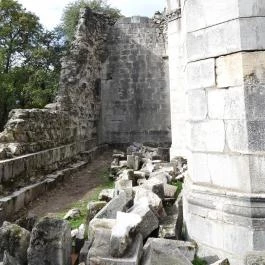 Vértesszentkereszti bencés apátsági templomrom Oroszlány - Külső kép