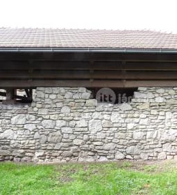 Vértesszentkereszti bencés apátsági templomrom