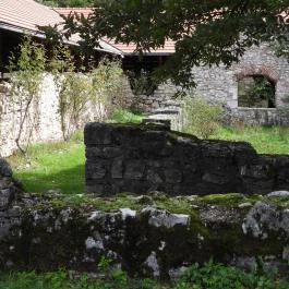 Vértesszentkereszti bencés apátsági templomrom Oroszlány - Egyéb