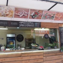 Vespa Rossa Traditional Pizza & Pasta - Karaván Udvar Budapest - Belső