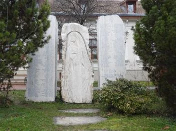 Világháborús & 1956-os emlékmű Nagymaros