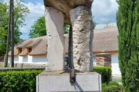 Világháborús emlékmű Kékkút