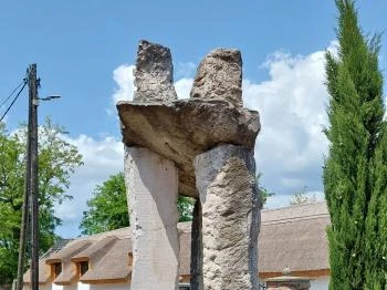 Világháborús emlékmű Kékkút