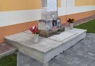 Világháborús emlékmű Nagybajcs