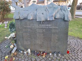 Világháborús emlékmű Nyíracsád