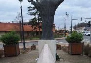 Világháborús emlékmű Nyíradony